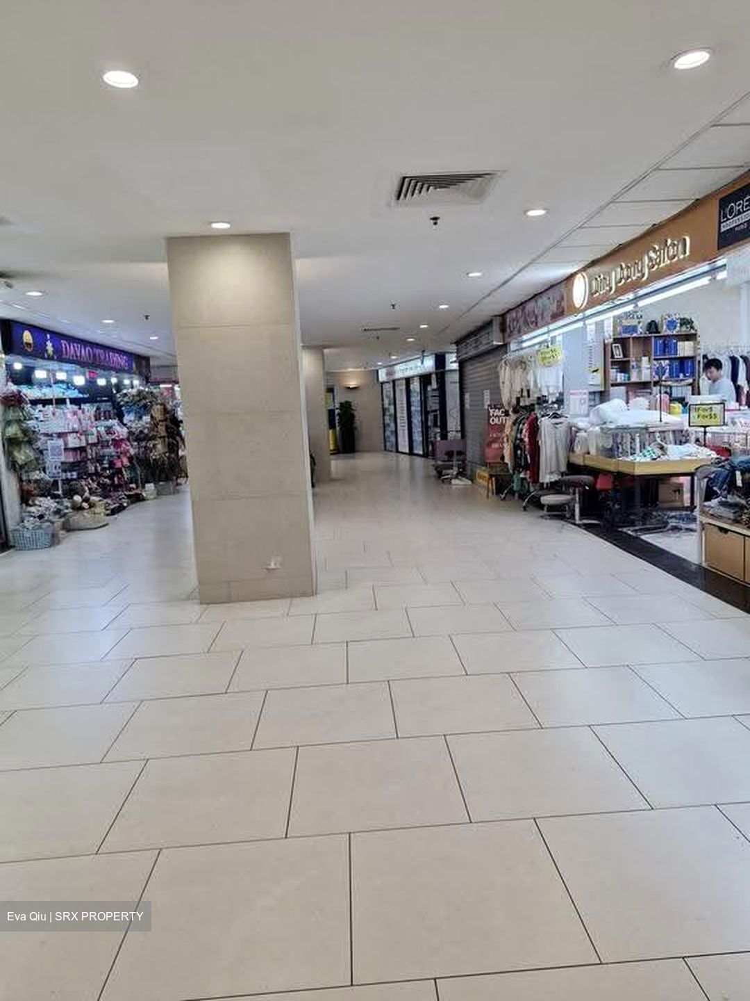 Lucky Plaza (D9), Shop House #621727861